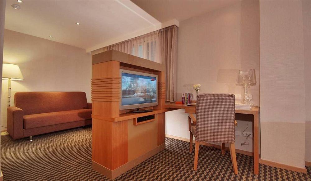 Tokyo International Hotel Tajpej Buitenkant foto